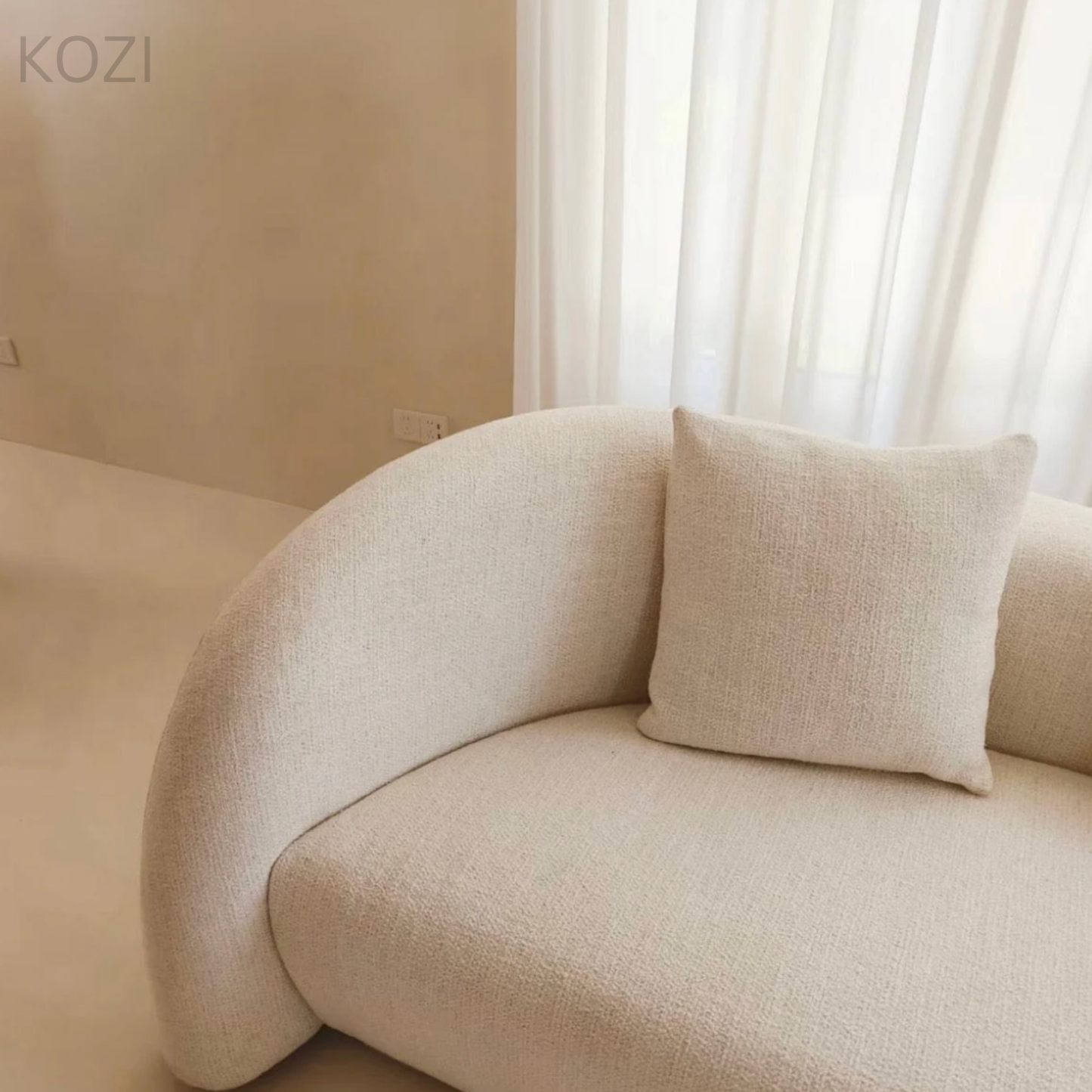 NOREEN Performance Boucle Curve Sofa