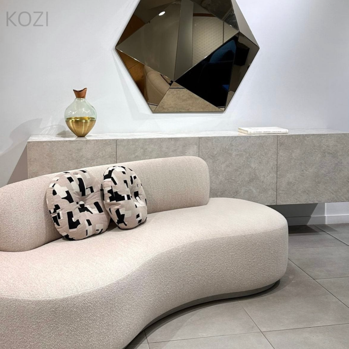 LENOX Performance Boucle Curve Sofa