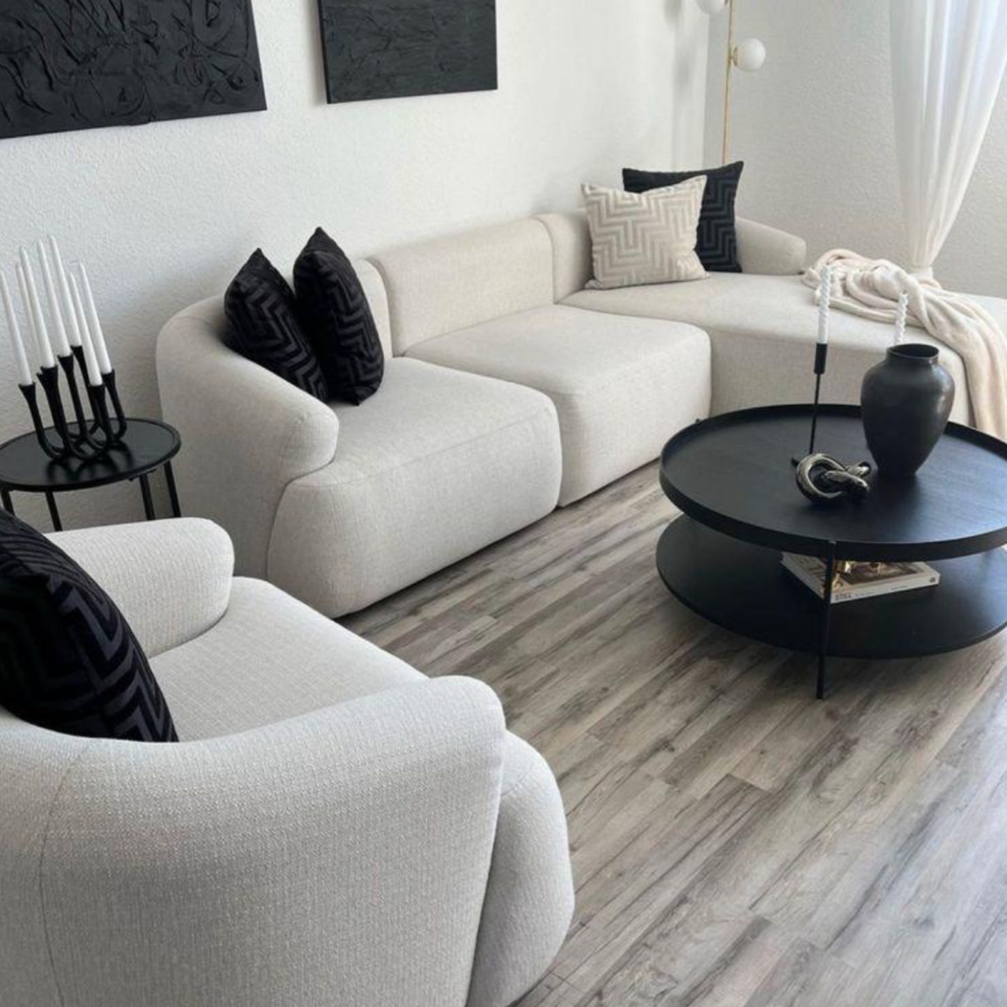 JOVYN Scratch Resistant Sofa